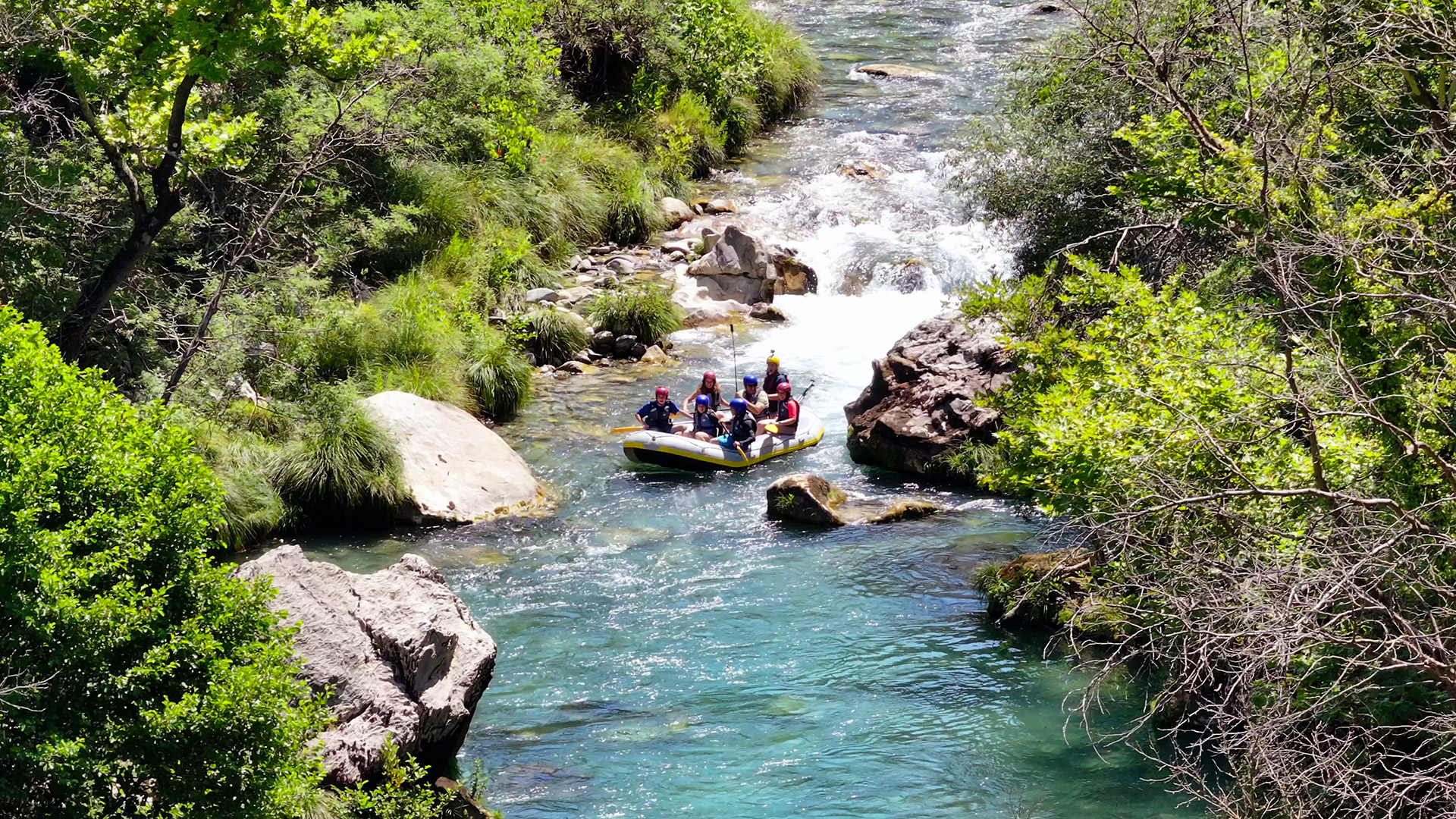 rafting_lousios_head